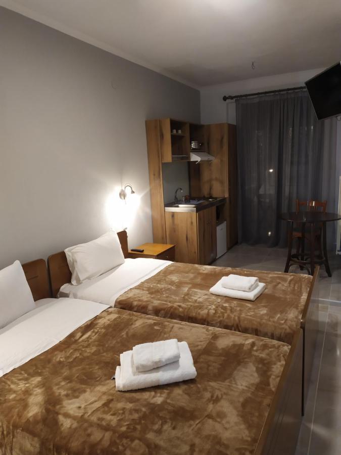 Smallhotel - Vevi Eksteriør billede