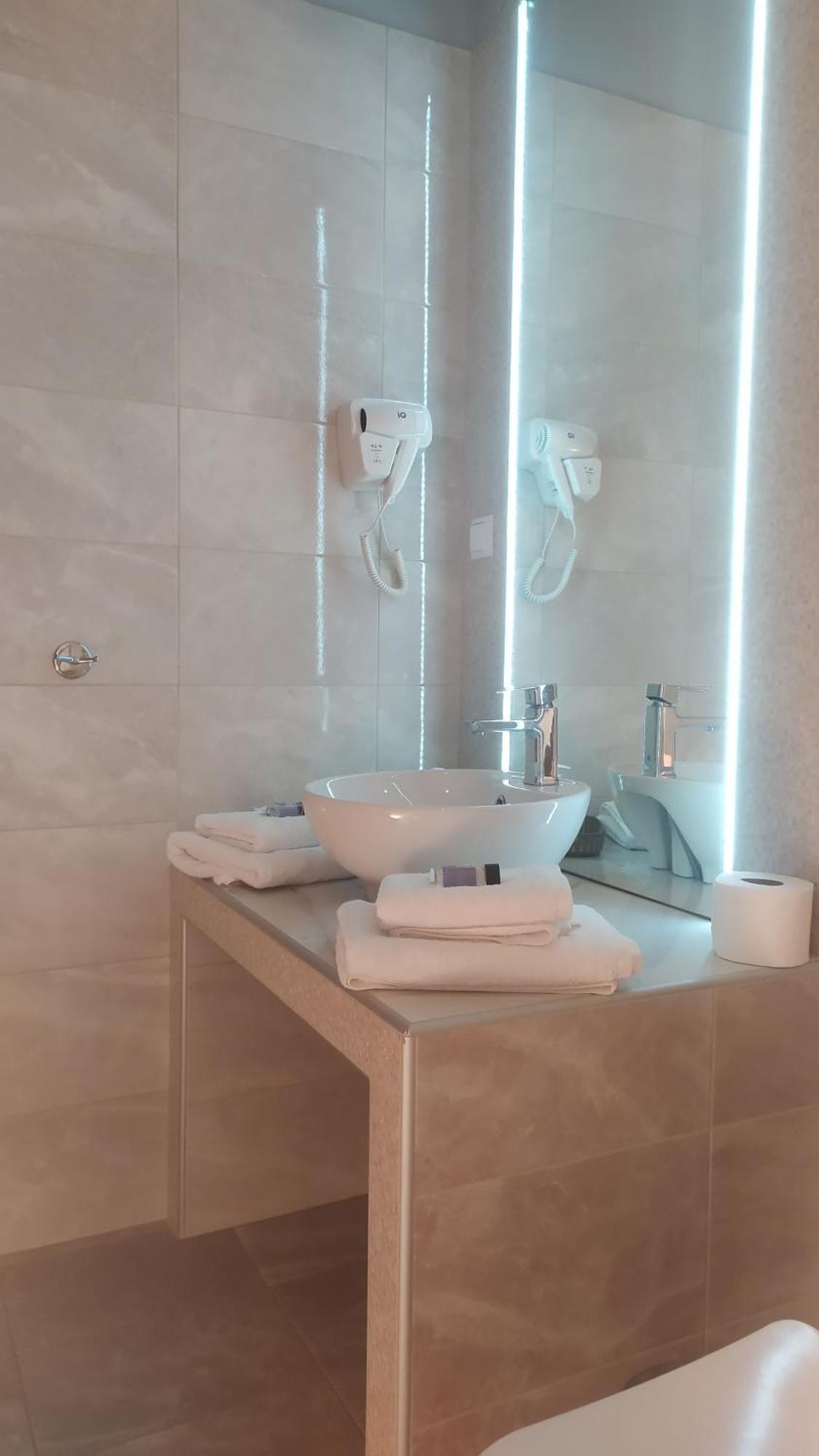 Smallhotel - Vevi Eksteriør billede